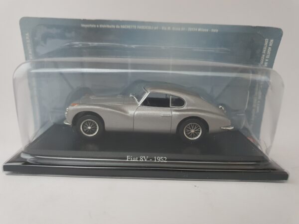 Fiat 8V - 1952 scala 1/43 Hachette