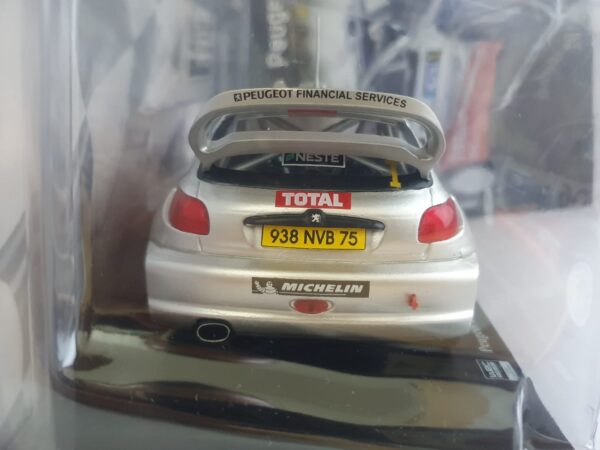 WRC Rally Collection – Hachette - Peugeot 2006 WRC 1/24 uscita 59 - immagine 3