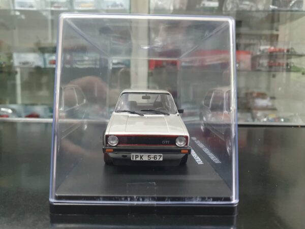 VOLKSWAGEN GOLF GTI - 1976 Auto Vintage 1:24 Europe collection - immagine 2