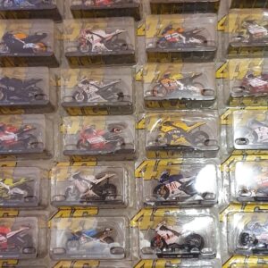 VALENTINO ROSSI - TUTTE LE MIE MOTO - SCALA 1/18 - PRIMA EDIZIONE