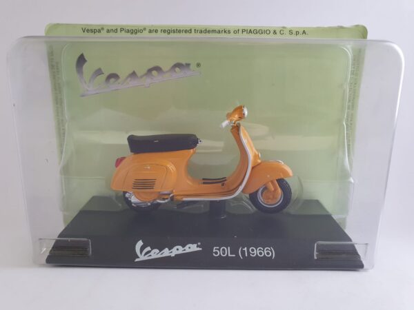 VESPA 50L (1966) - scala 1/18