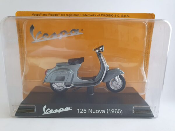 VESPA 125 NUOVA (1965) - scala 1/18