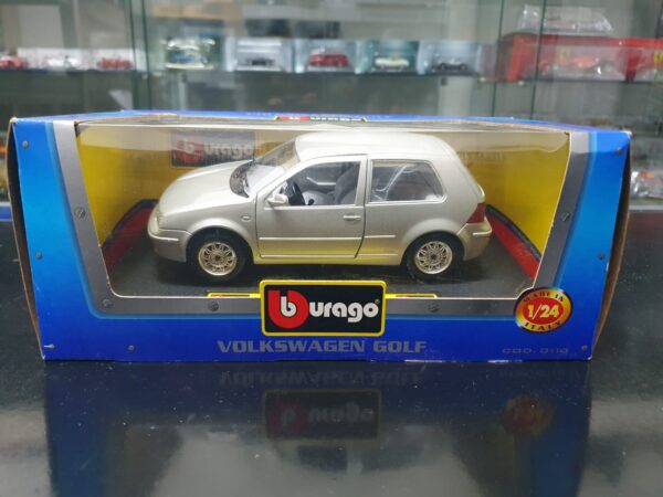 Volkswagen Golf 1/24 Burago Cod. 0110 Grigia Mady in Italy