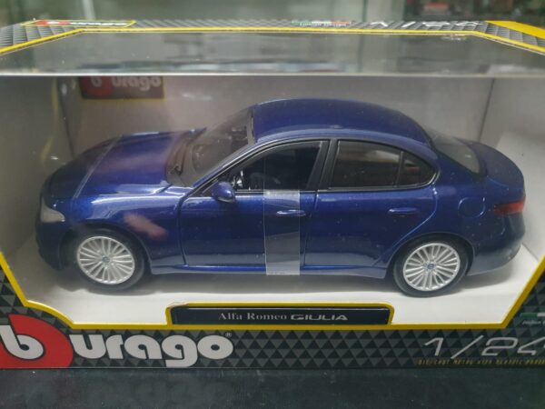 Alfa Romeo Giulia scala 1:24 Burago - immagine 2