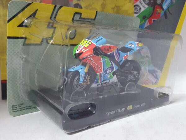 Yamaha YZR-M1 Assen 2007 Valentino Rossi 46 1/18 - uscita 25 - immagine 2