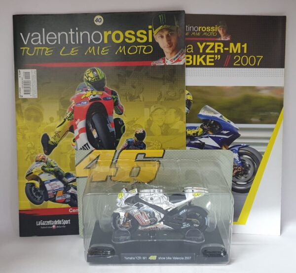 Yamaha YZR-M1 show bike Valencia 2007 Valentino Rossi 46 1/18 - uscita 40